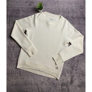 Rebook White Quilted Sweatshirt Medium